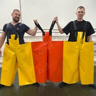 Командный аттракцион "Штаны" - Производственное предприятие АЭРО - Пневмокаркасные шатры и палатки,  надувные рекламные конструкции, надувные сцены, арки  и пневмокостюмы